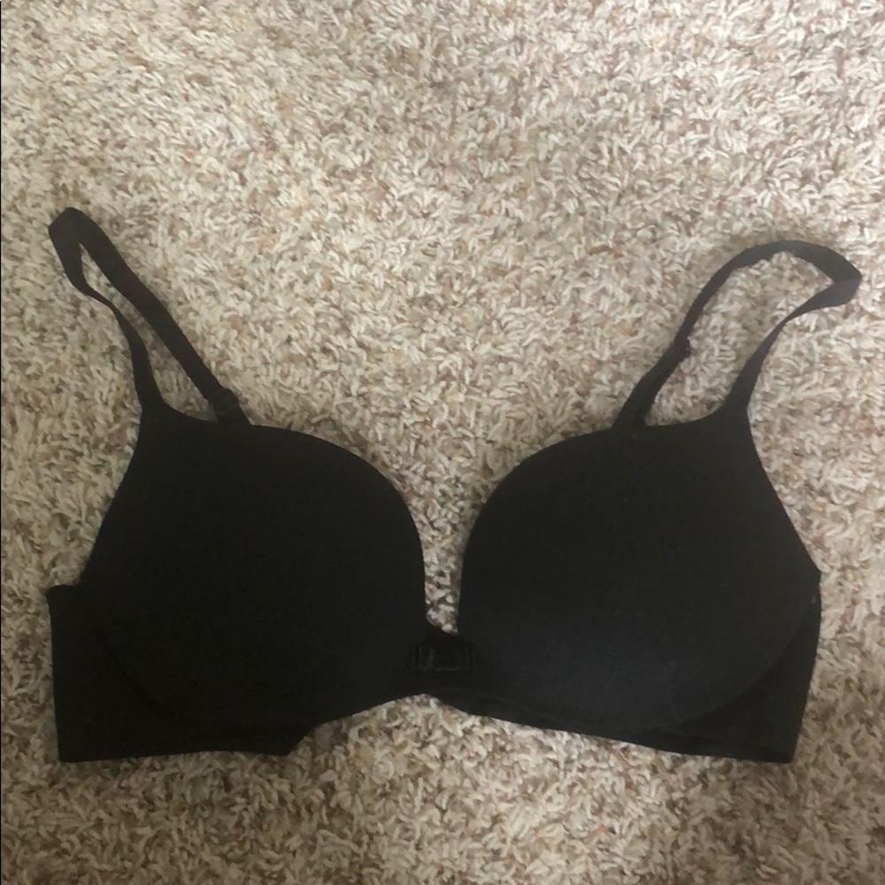 Victoria’s Secret plunge bra 36B
